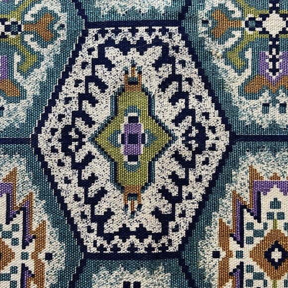 BEAUTIFUL FABRIC DESIGN - Picture 3 of 6